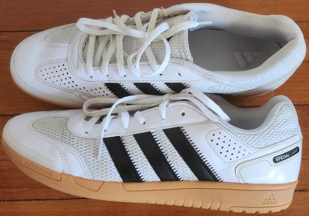 Ténis Adidas SPEZIAL LIGHT tamanho 45, ideal para Futsal