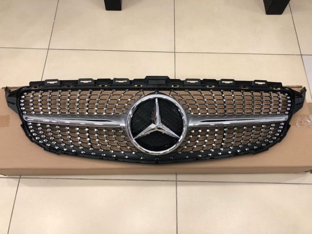 Решетка радиатора для Mercedes C W205 Diamond AMG GT 04-18, 19+ бампер