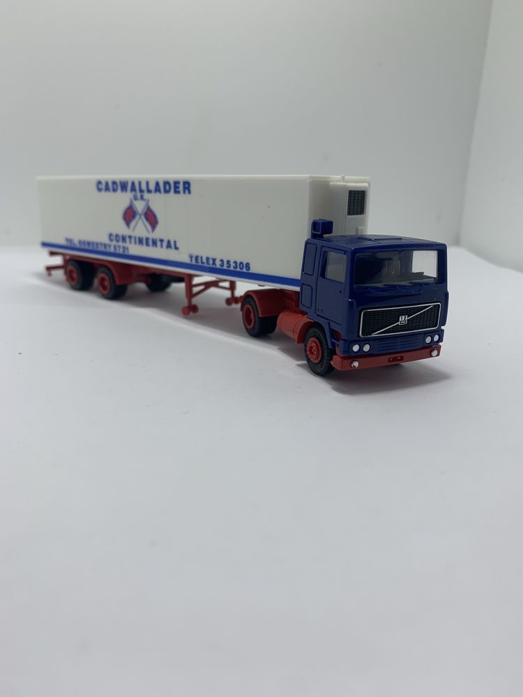 Volvo da Herpa escala 1/87