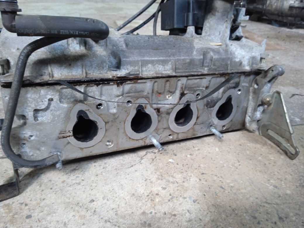 Головка двигуна на Renault Kangoo