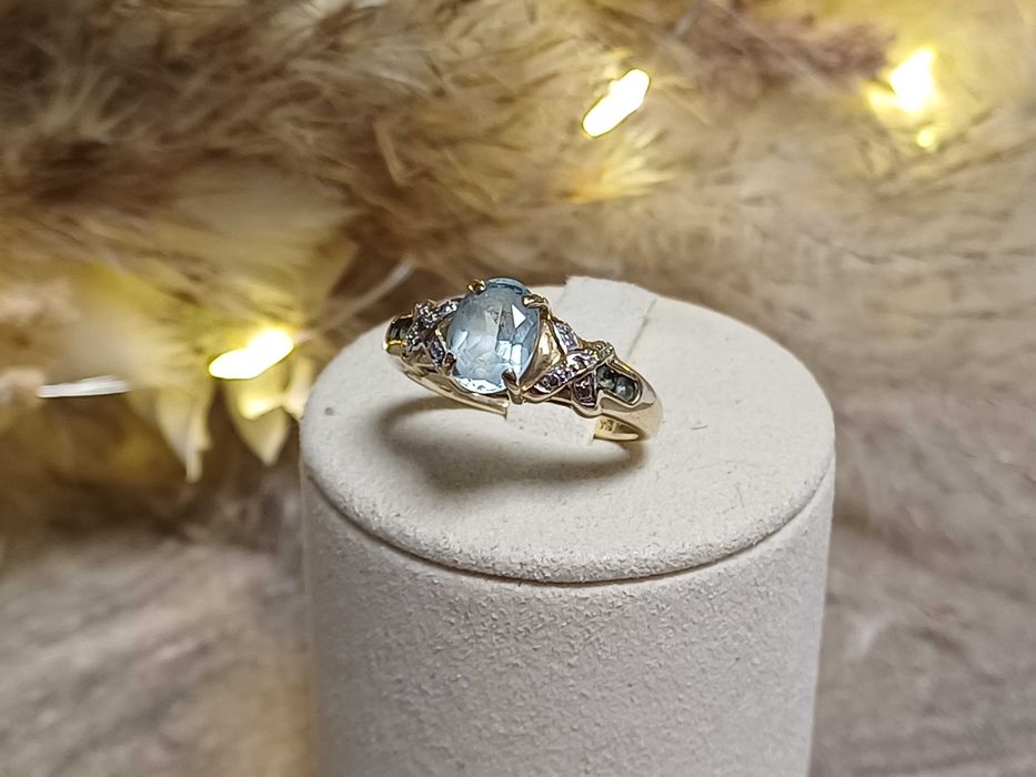 Piękny pierścionek P375 z niebieskim oczkiem R13"