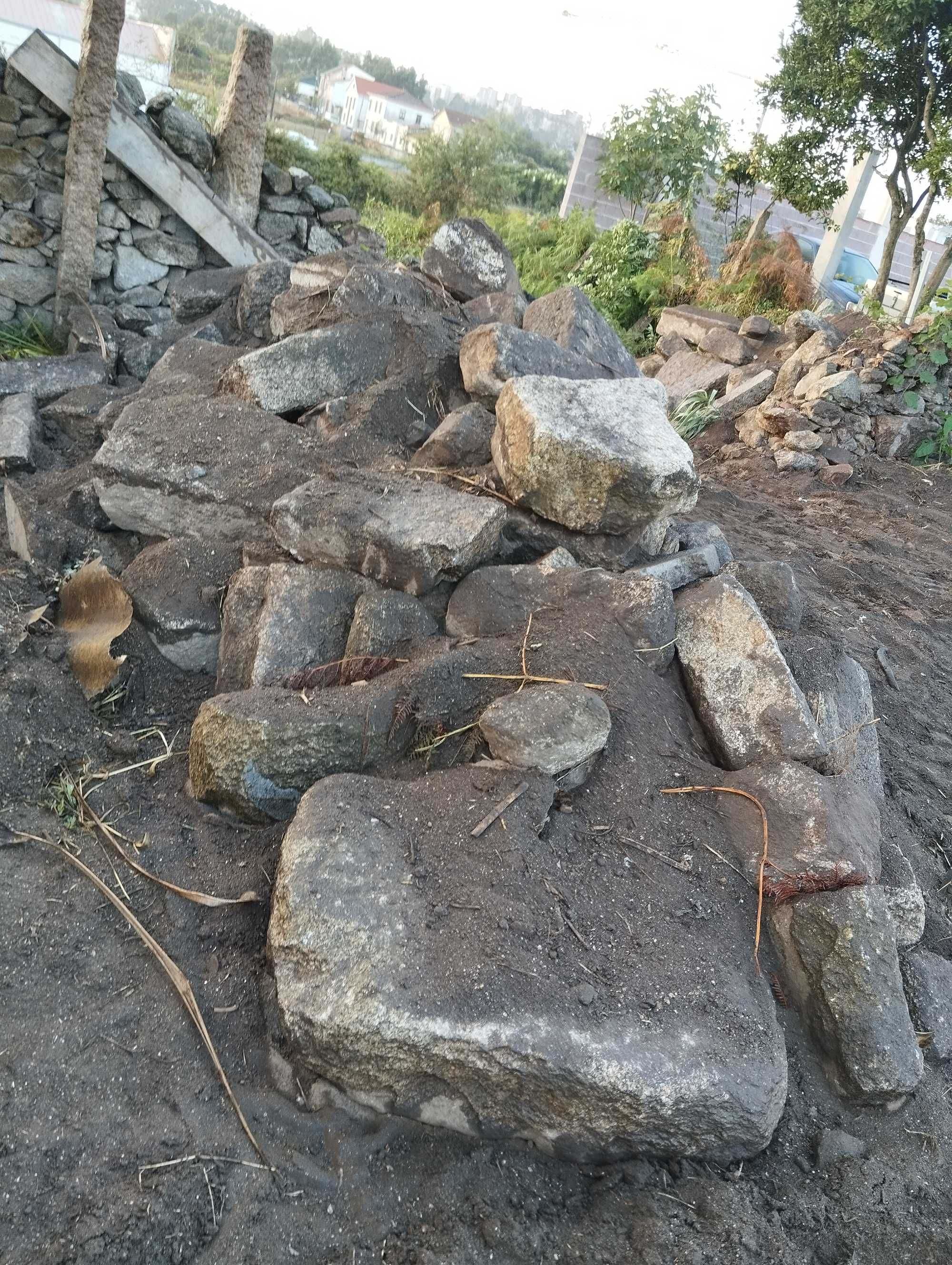 Dou Pedras cantaria/ granito - Maia