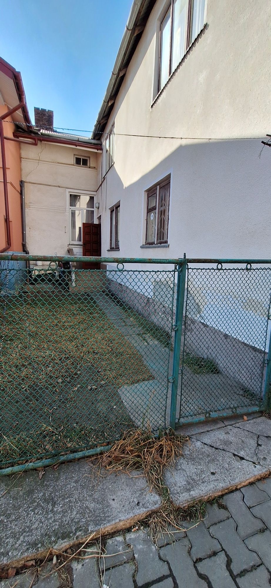 Продається будинок в центральній частині міста