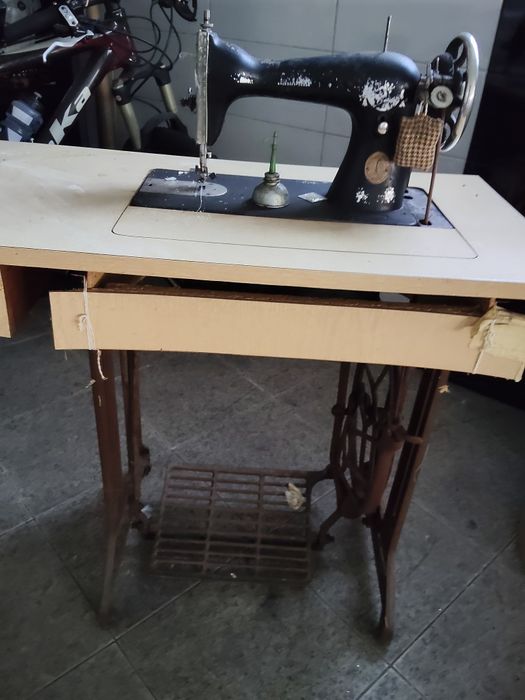 Máquina costura Singer