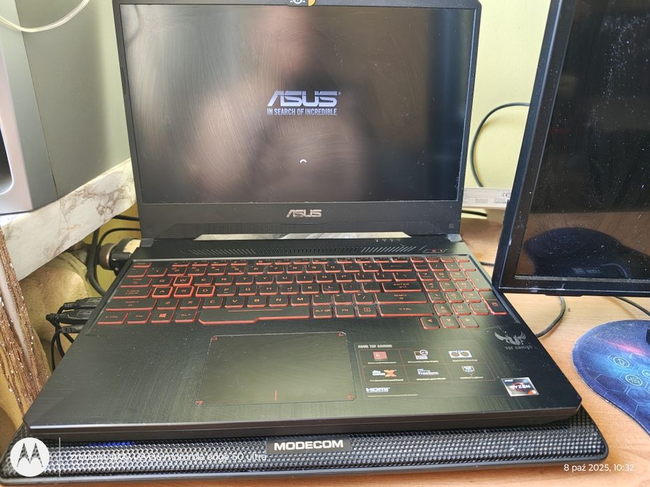 Asus TUF Gaming FX505DY z zasilaczem.