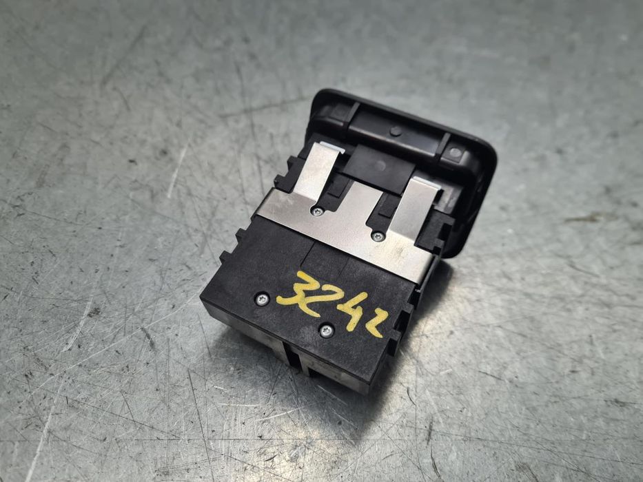 Botão / interruptor travão de parque MERCEDES-BENZ Classe A (W176)