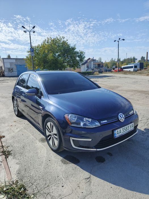 Volkswagen E-Golf 2016
