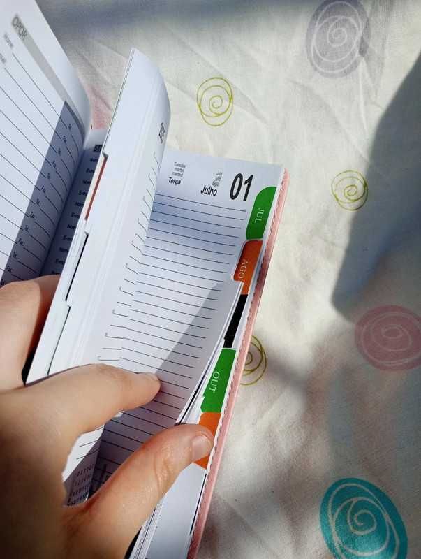 Agenda em várias línguas