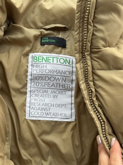 Пуховик жіночий Benetton натуральний пух гірчичний XS