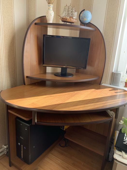 Продається компютерний стіл