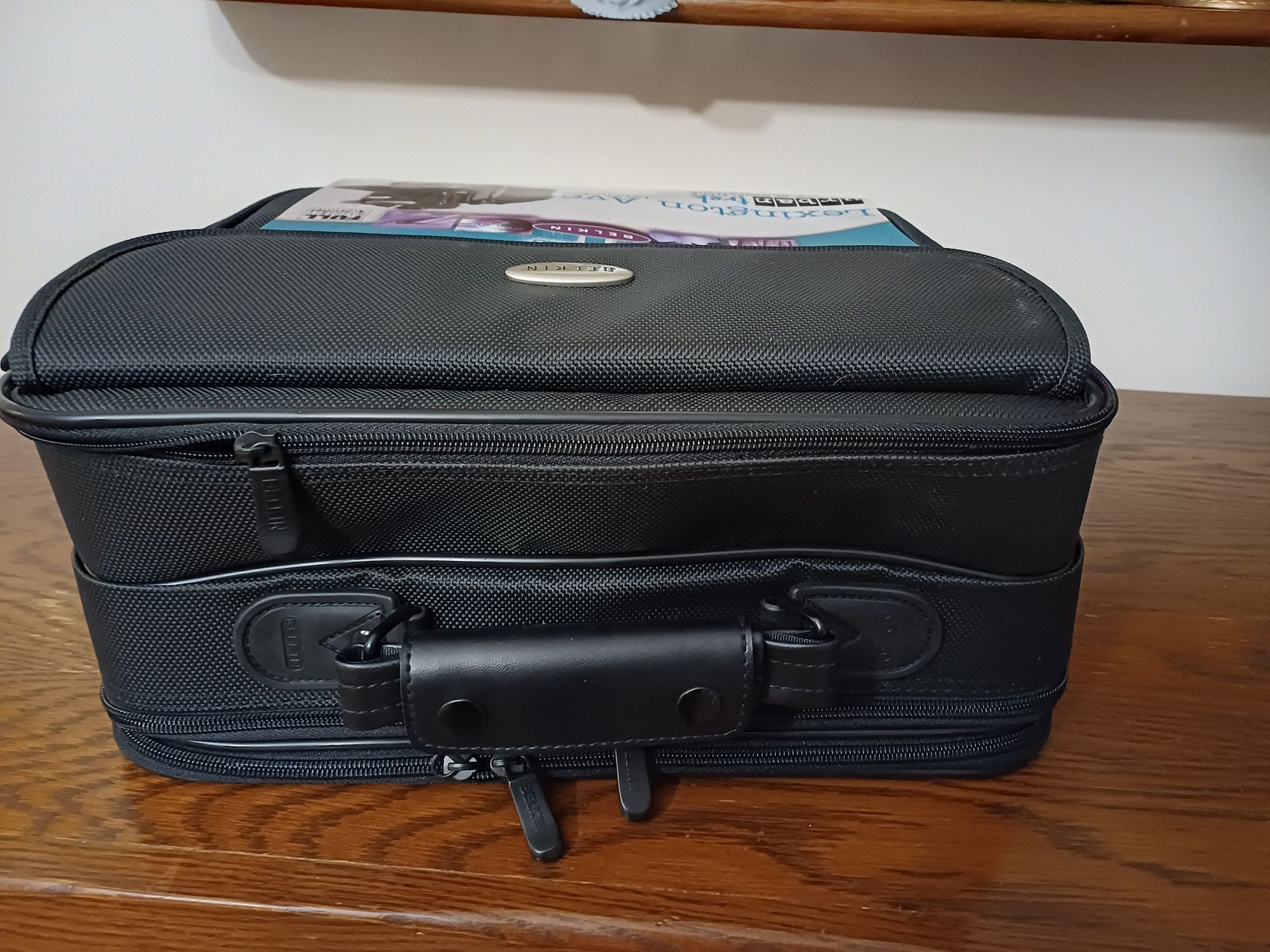 Torba podróżna na laptopy. 13"×11"x2.5" Belklin.