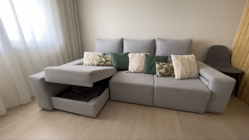 Sofá cama com chaise longue