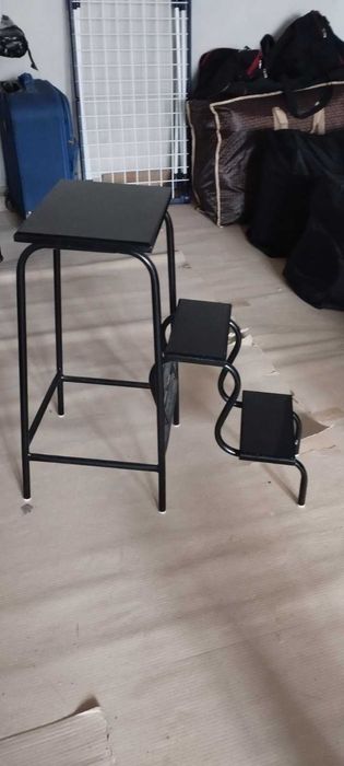 стул - лестница, складывается в табурет.