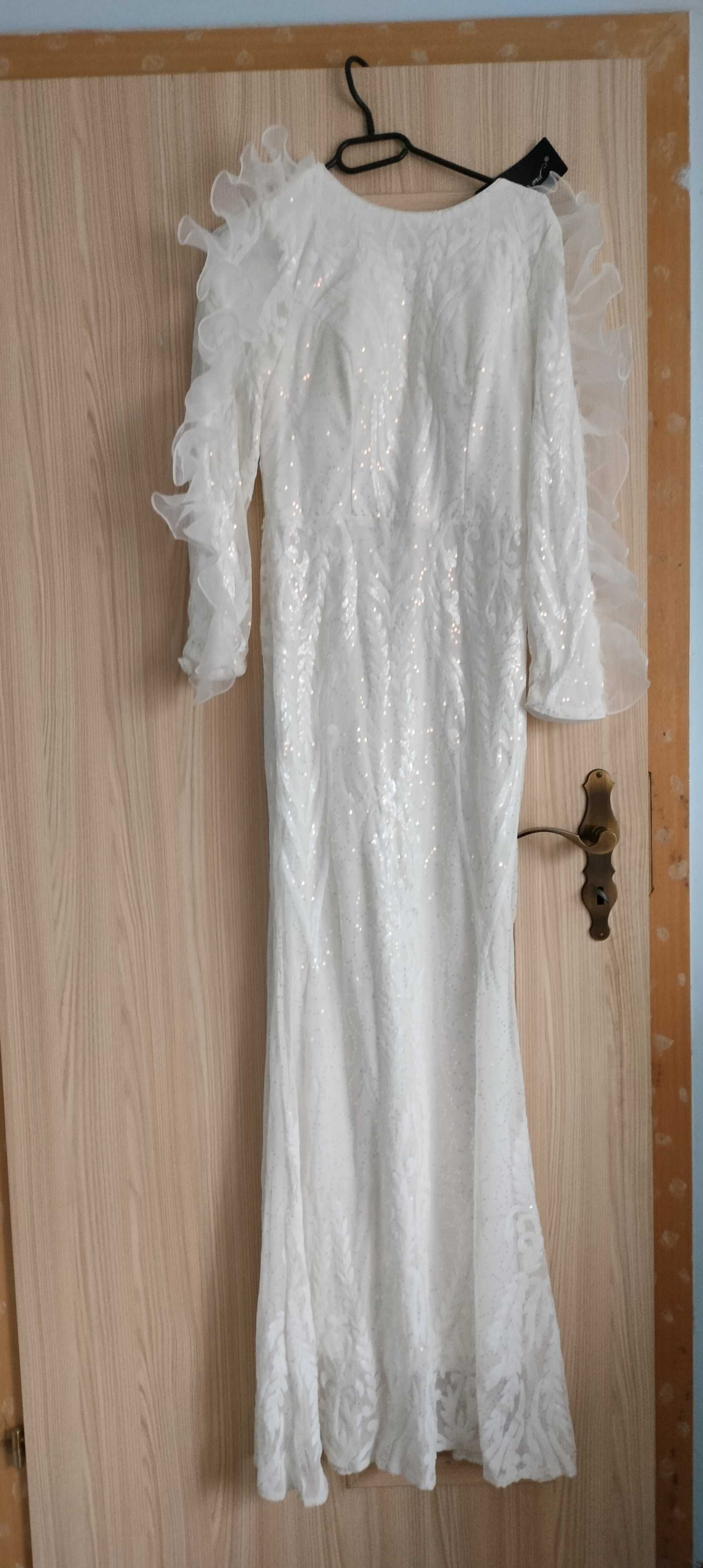 Suknia ślubna zdobiona cekinami