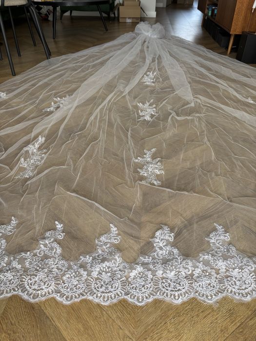 Wesele ślub Welon katedralny z diamencikami