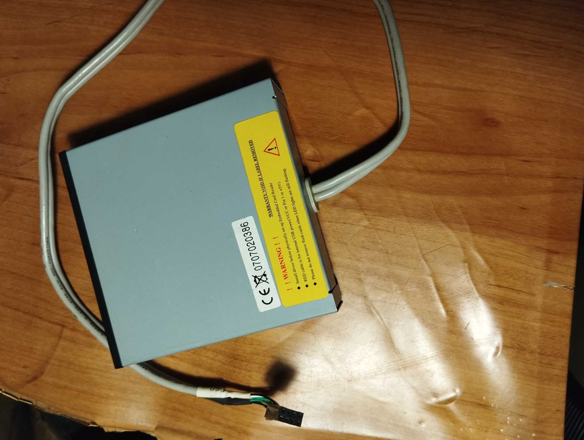 Chieftec card reader