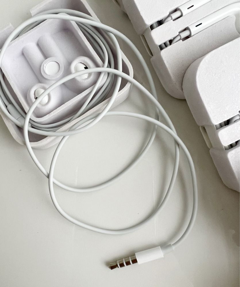 Навушники Apple з комплекту iPod
