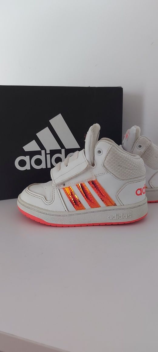 Buty Adidas dla dziewczynki r.24