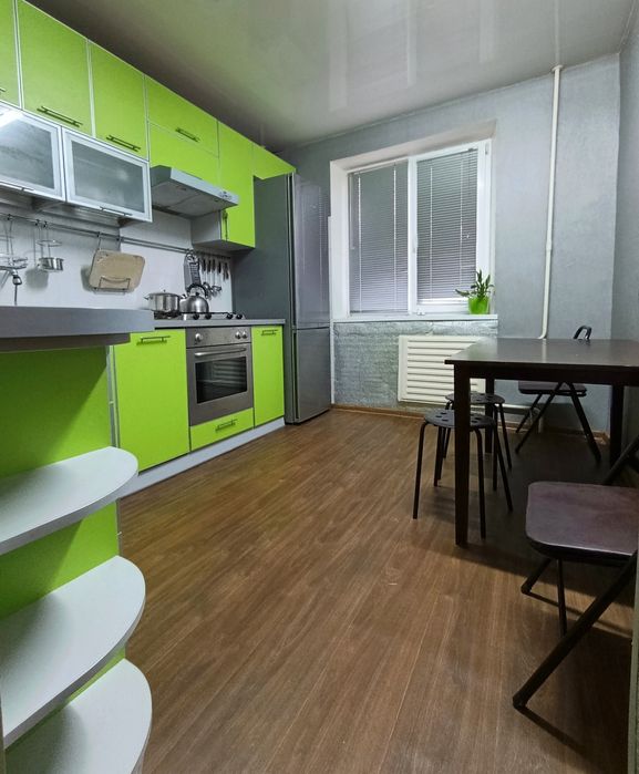 4 квартира, поруч Сильпо, правий берег.