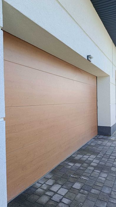 Brama garażowa segmentowa przemysłowa od Producenta