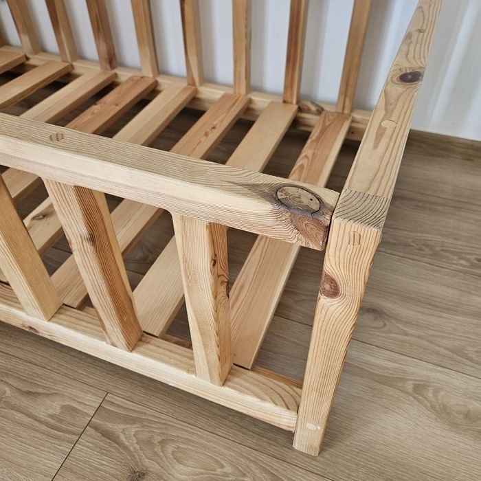 Łóżeczko dziecięce sosnowe