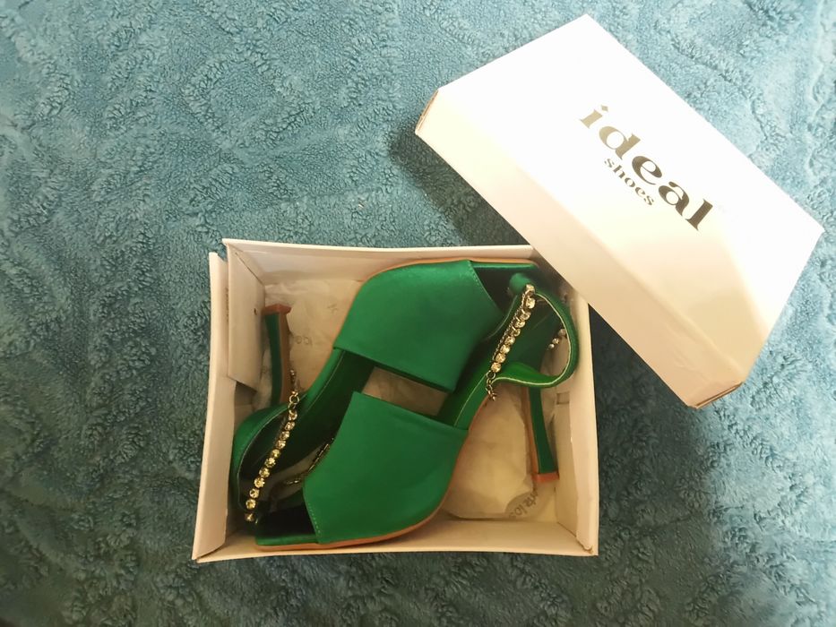 Nowe szpilki buty na obcasie satyna eleganckie butelkowa zieleń srebro