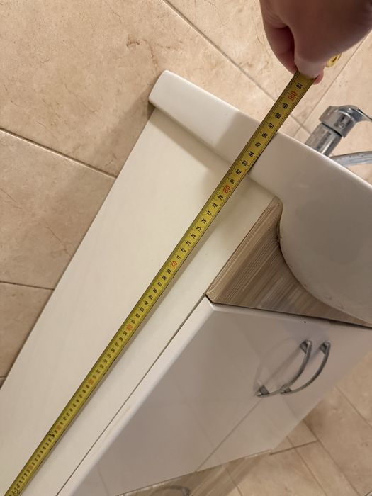 Умивальник з тумбою / ванна кімната