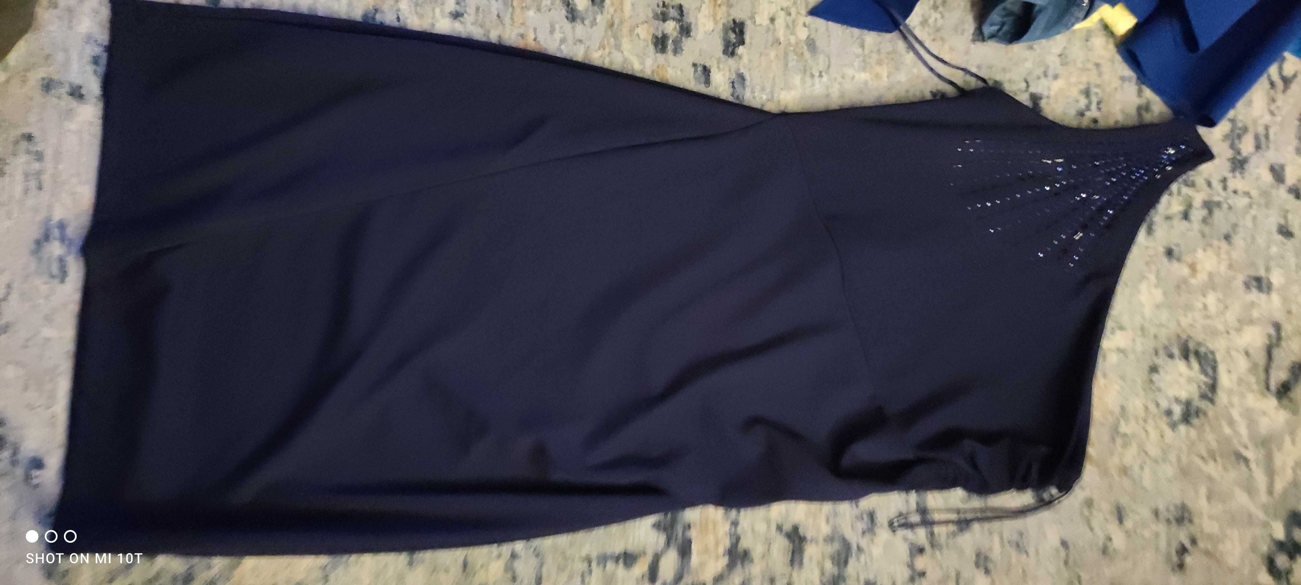 Elegancka sukienka Reserved rozmiar L