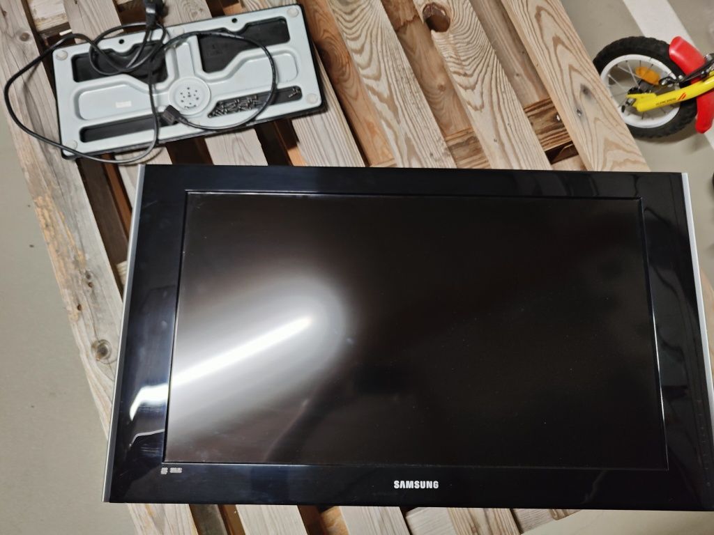 Tv Samsung 32 cale A550 uszkodzony