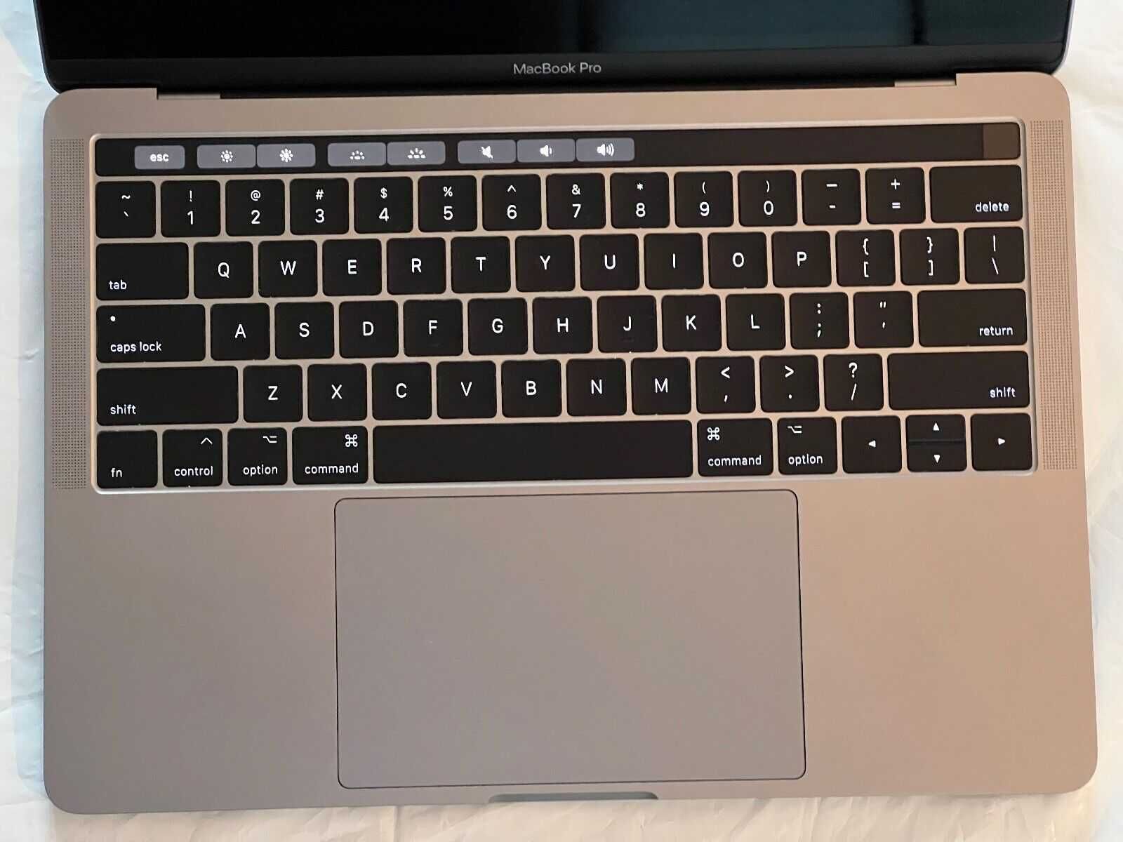 Macbook Pro 13'' TouchBar - Apenas 46 ciclos de bateria