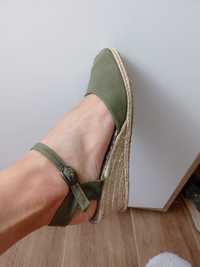 Espadryle na koturnie khaki