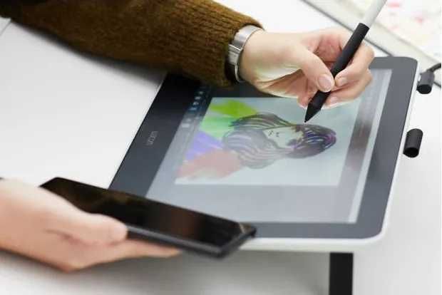 Wacom One 13 Pen Display Tablet graficzny 13.30" + rysik do nauki