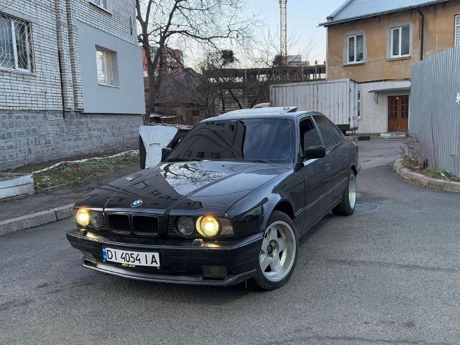 Bmw e34 /1990 року 2.4 дизель(в розтрочку )