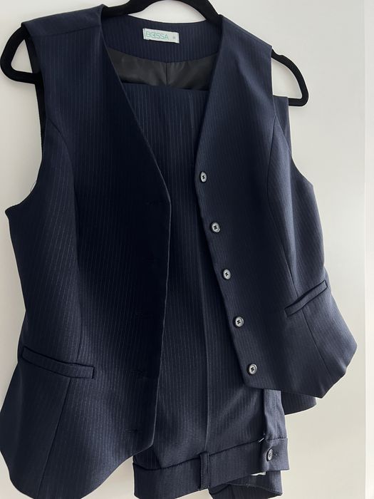 Костюм з жилеткою темно синій з смужкою