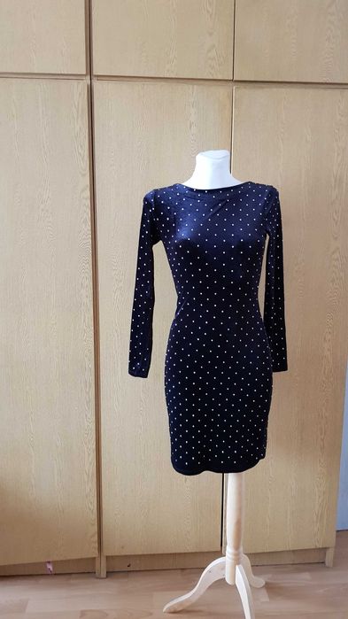 Czarna sukienka cienki welurek w cekinki xs