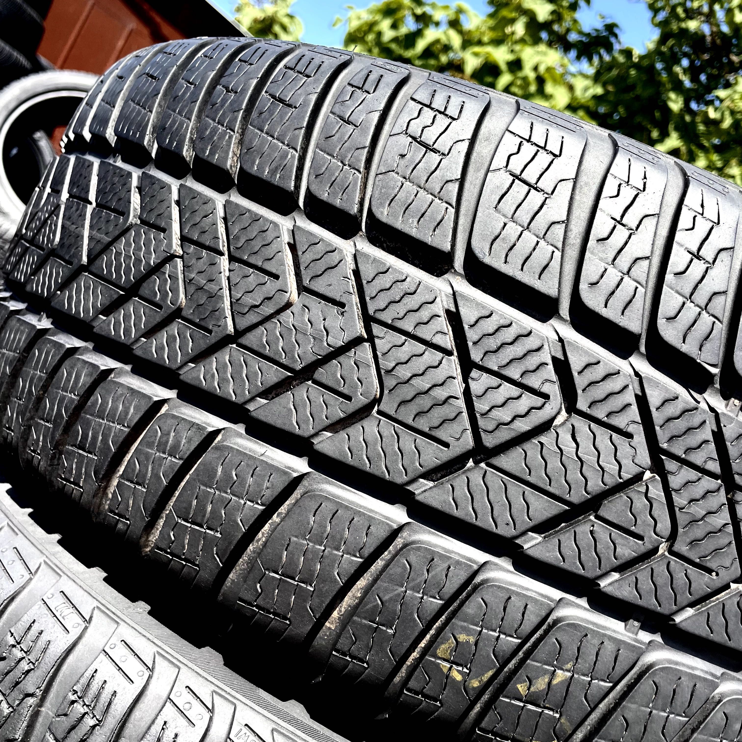 225/45/18 Pirelli SottoZero3 | 95%остаток | зимние шины