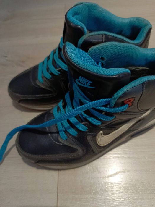 Продам зимове б/у взуття