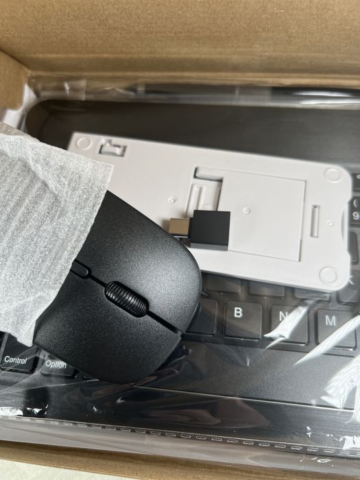 Планшет Teclast m50 із клавіатурою мишкою та пенсіл і навушниками