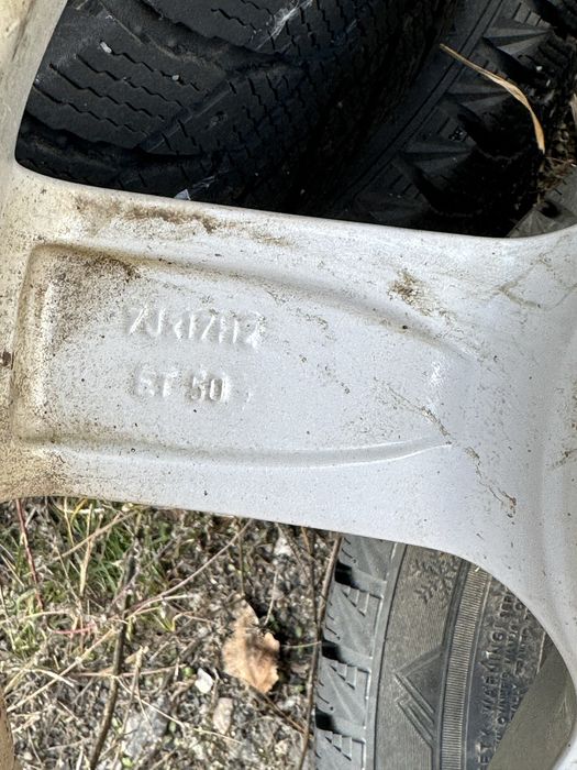 Шини зимові з дисками 215/55 R17 Winrun 7x17 ET50 5x114.3