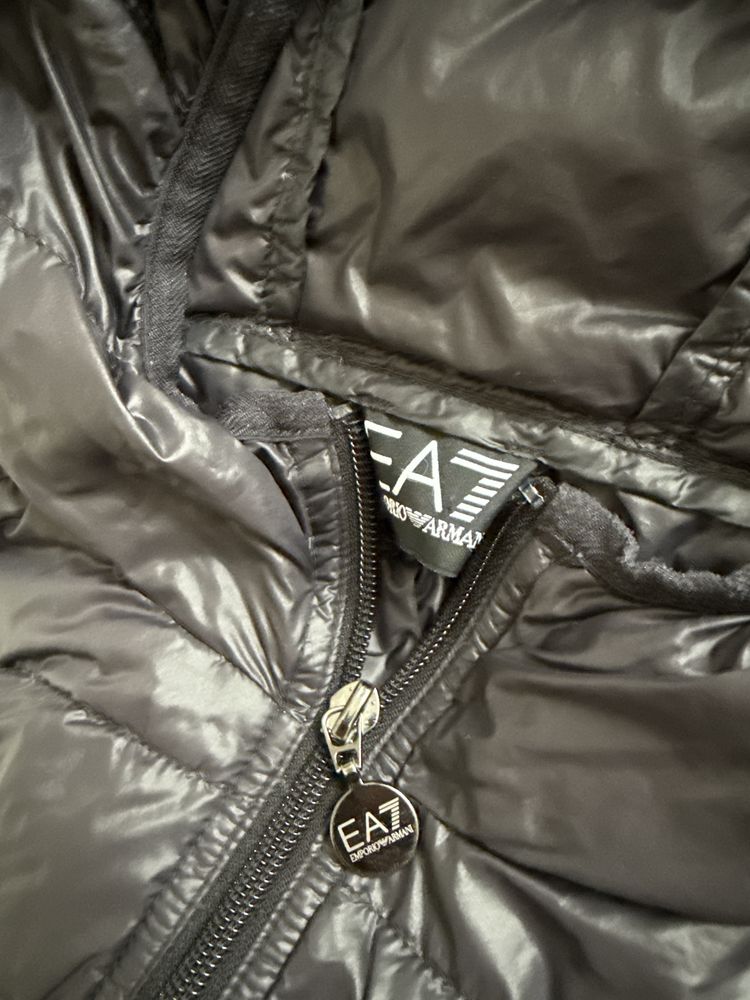 EA7 Emporio Armani Пуховик Куртка Чорний Regular Fit