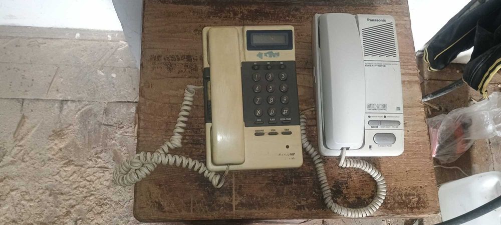 Stare telefony stacjonarne