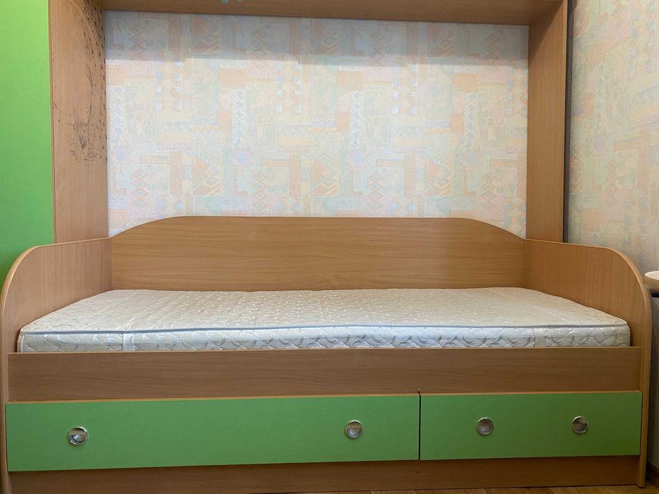 Спальная кровать