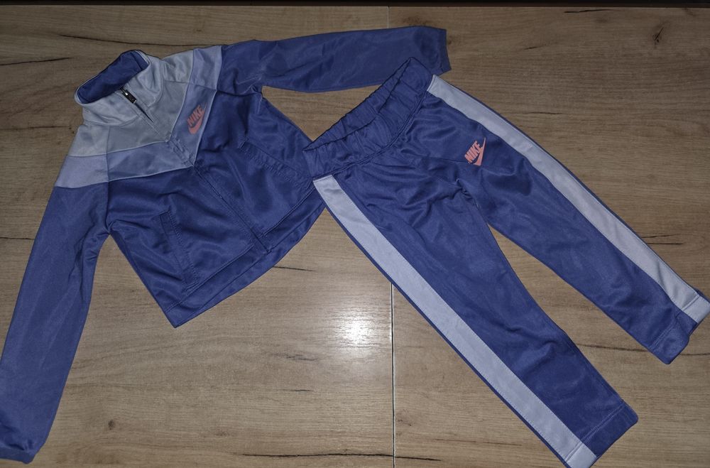 Piekny Dresik Nike 86/92cm