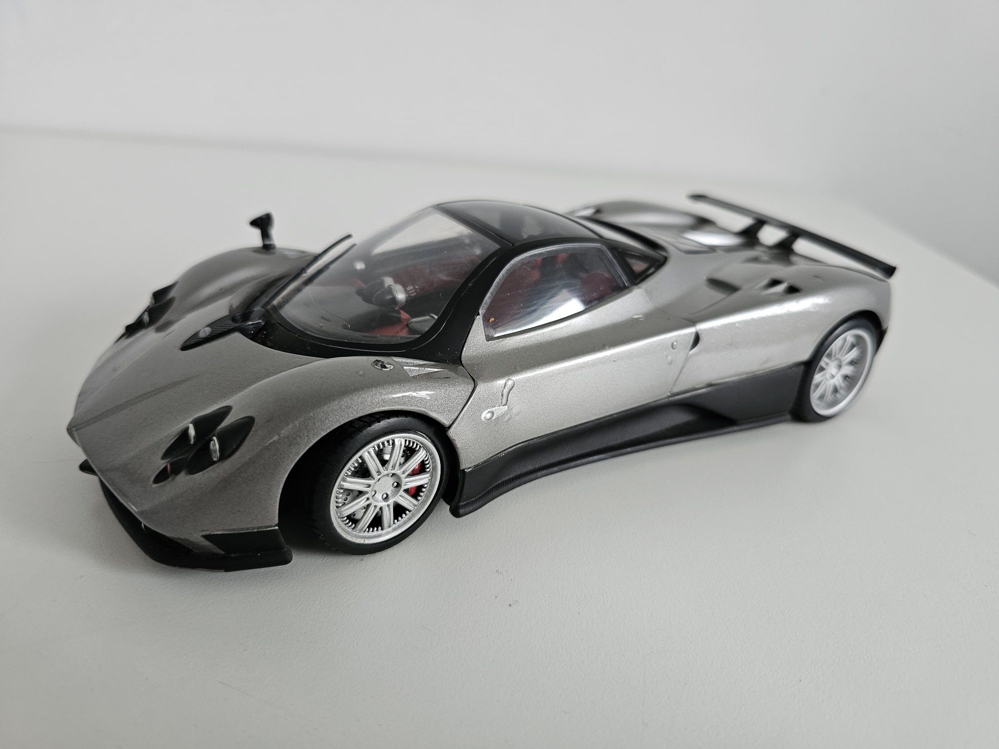 Pagani Zonda F-2005 silver Almost Real 1:18