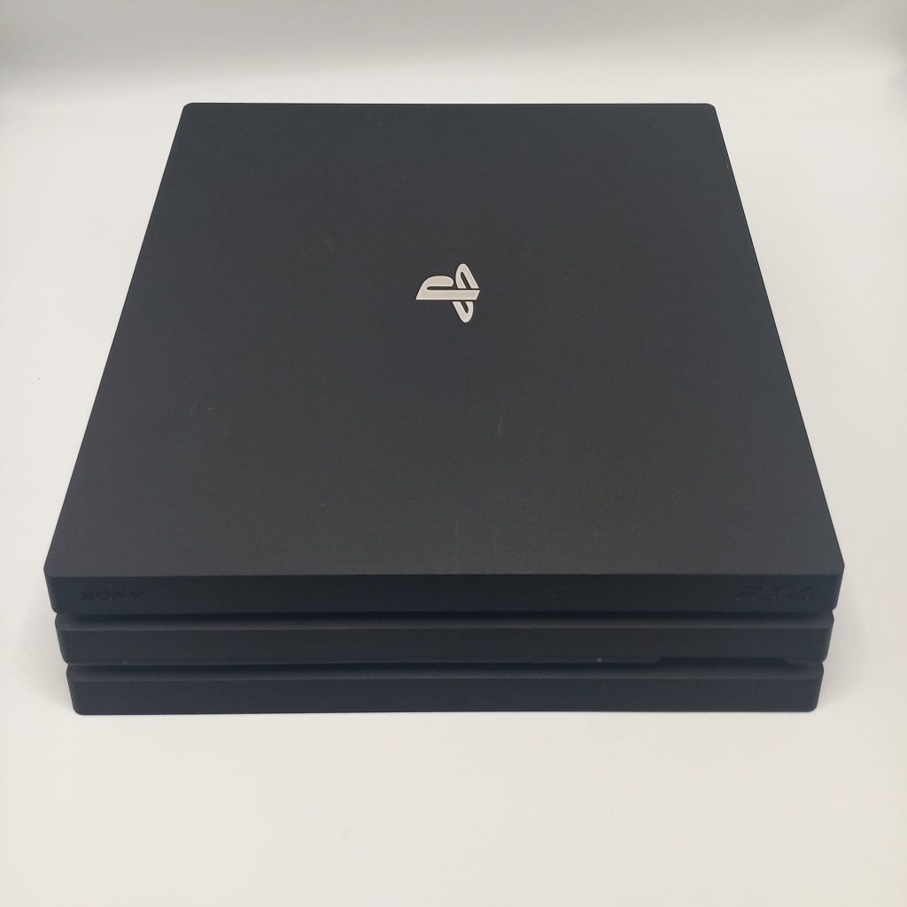 Ps4 com cinco comandos