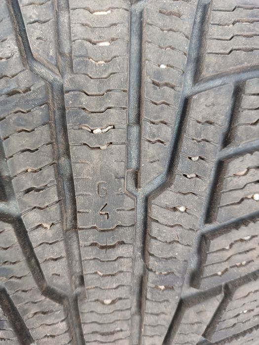 Продам резину в гарному стані.