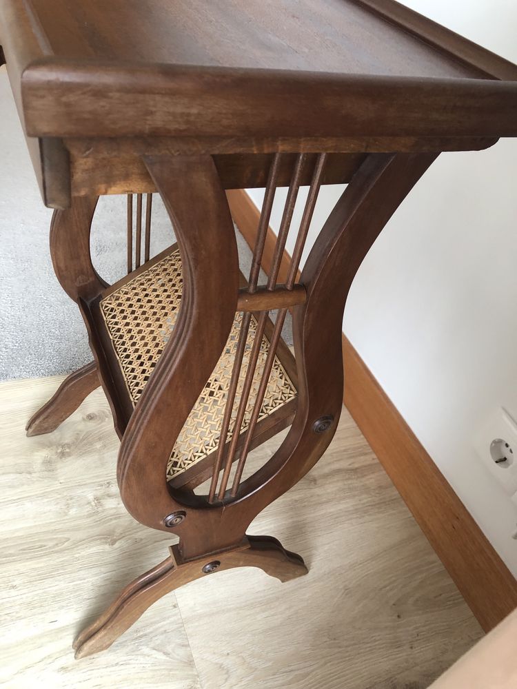 Mesa de telefone antiga