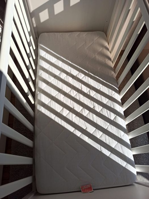 Cama de Bebé e Colchão