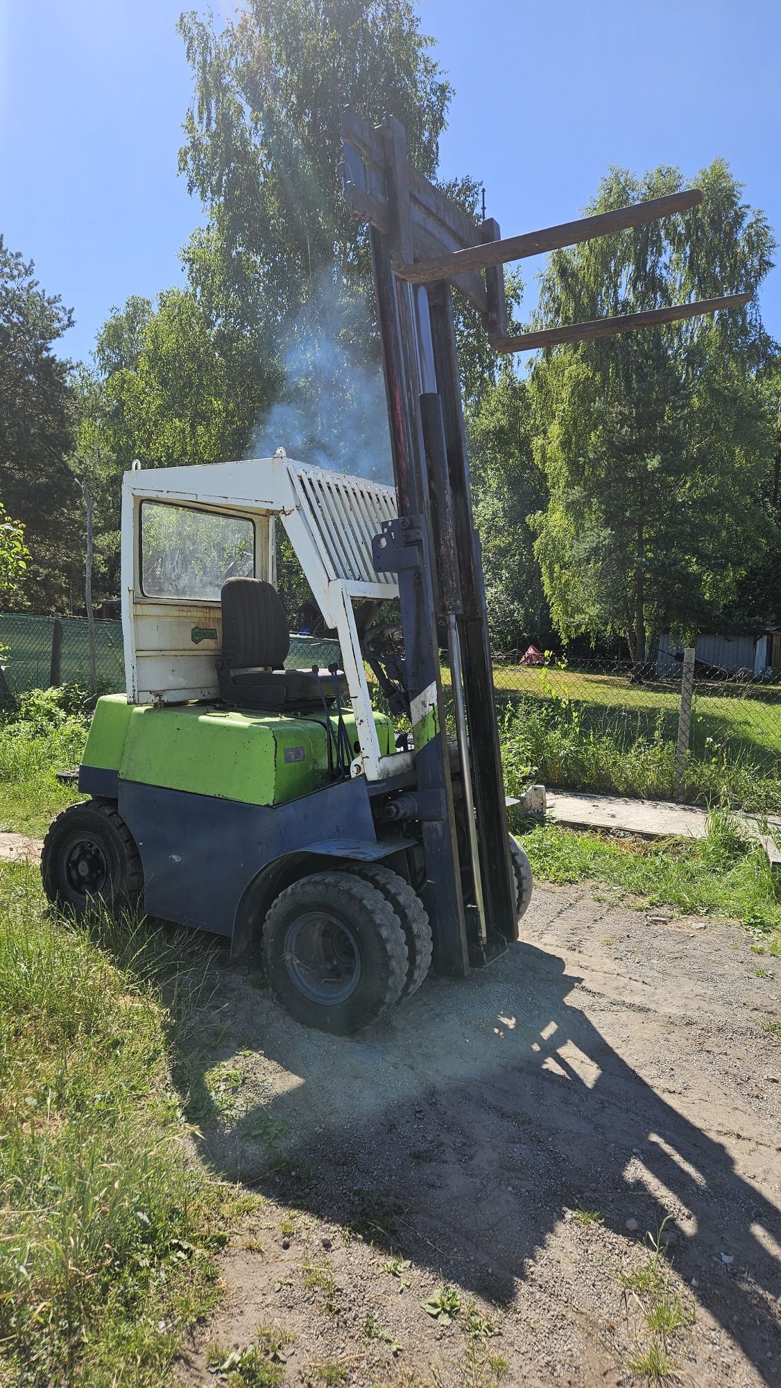 Wózek widłowy terenowy