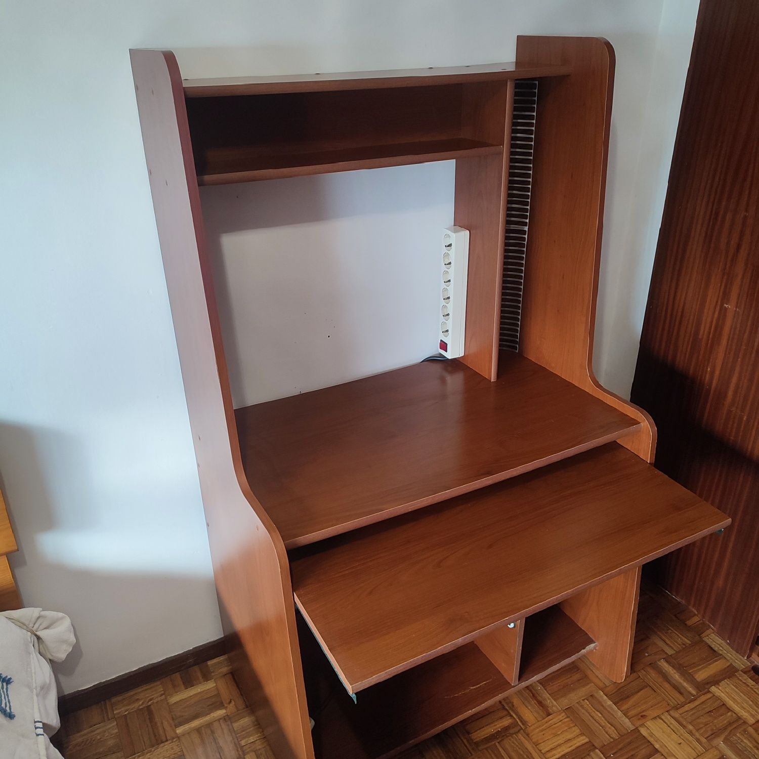 Secretária c/Alçado